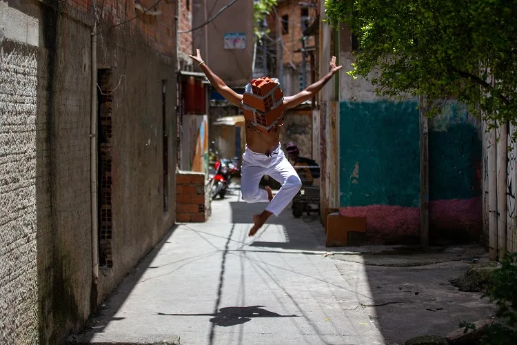 Máscara - Quebradinha - Djalma Moura | Foto: Léu Britto