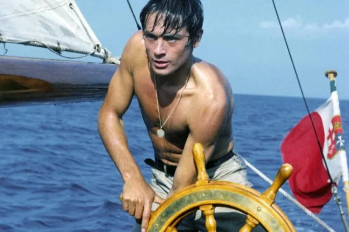 O ator Alain Delon em cena do filme "O Sol por Testemunha" (1960), de René Clément | Divulgação