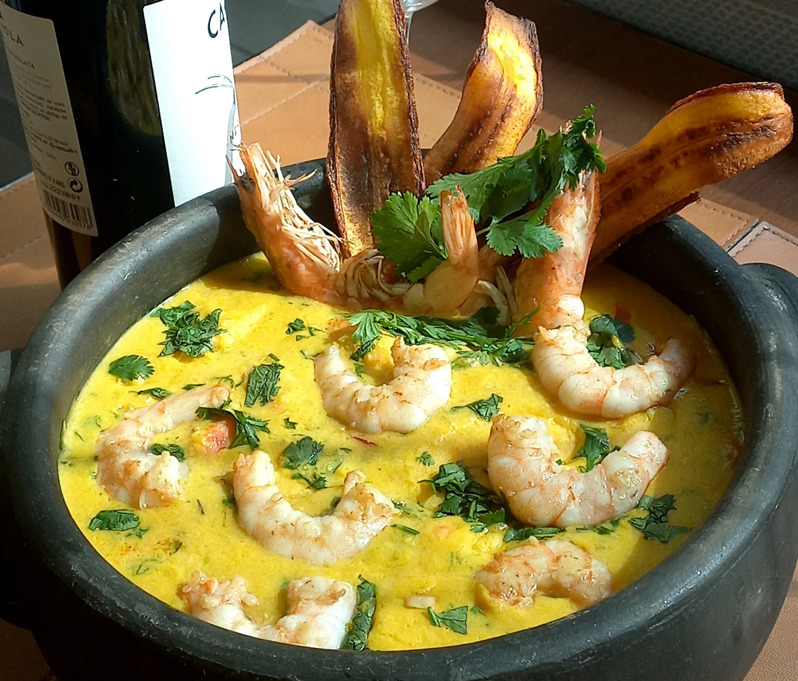 Fafelli - moqueca de camarão com banana da terra | Divulgação