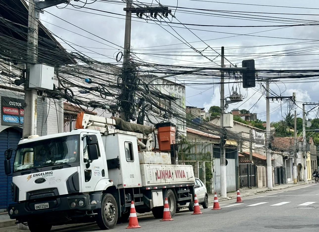 Emaranhado de fios no Barreto, Zona Norte de Niterói. Foto: Arquivo/Portal Cidade de Niterói