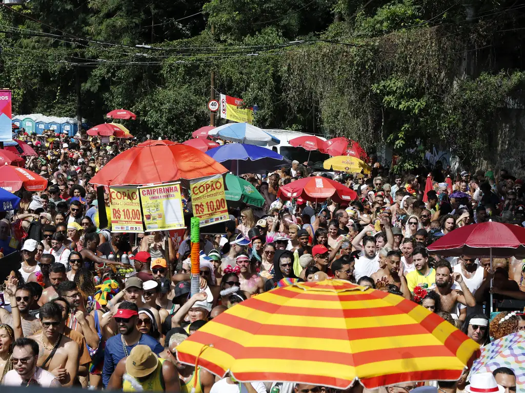 Rio de Janeiro (RJ), 17/02/2023 - O Bloco das Carmelitas desfila nas ruas de Santa Teresa. Foto: Fernando Frazão/Agência Brasil