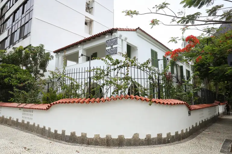 Rio de Janeiro (RJ), 07/01/2025 – Fachada da casa na Urca que serviu de locação para o filme Ainda estou aqui, de Walter Salles. Foto: Tomaz Silva/Agência Brasil