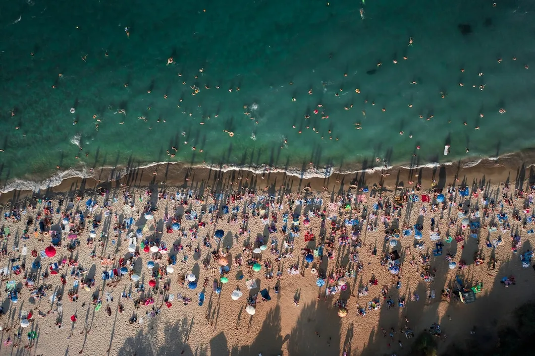 Hidratação na praia Como saber a quantidade certa de água para você