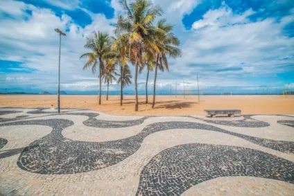 Praia de Copacabana 6 lugares para ir antes que acabe o verão!