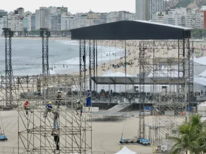 Montagem Palco Lady Gaga - Crédito: GS Soluçoes e Imagens