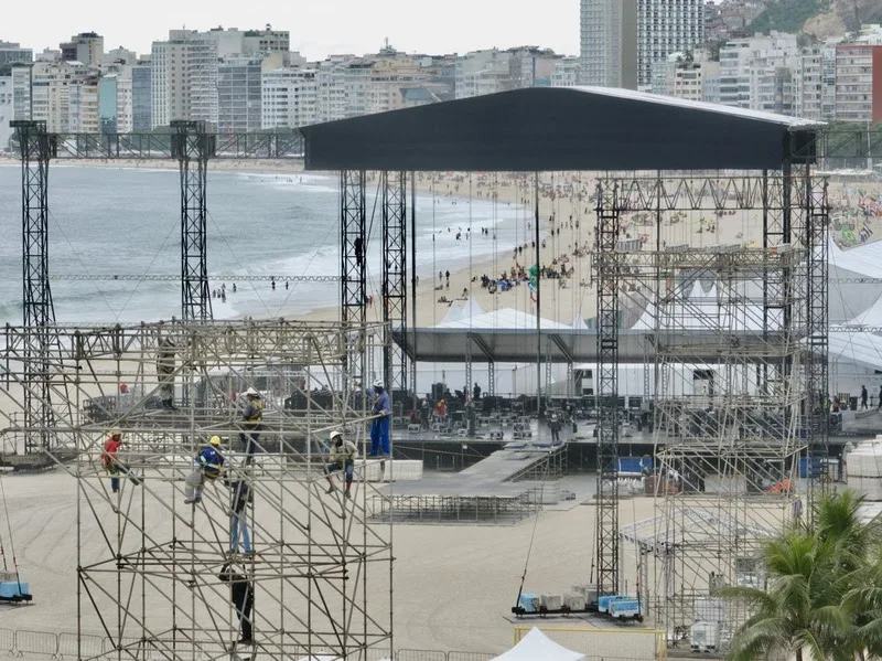 Montagem Palco Lady Gaga - Crédito: GS Soluçoes e Imagens