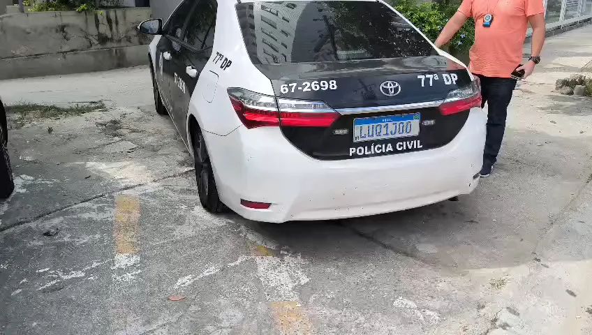 Dupla é presa aplicando o “golpe da maquininha” em Niterói Dupla é presa aplicando o “golpe da maquininha” em Niterói