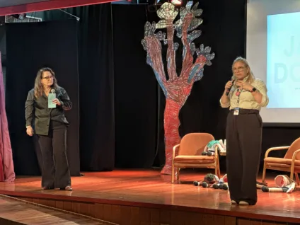 A diretora-geral Luiza Sassi e a vice-diretora pedagógica Renata Pestana. Foto: cidadedeniteroi.com