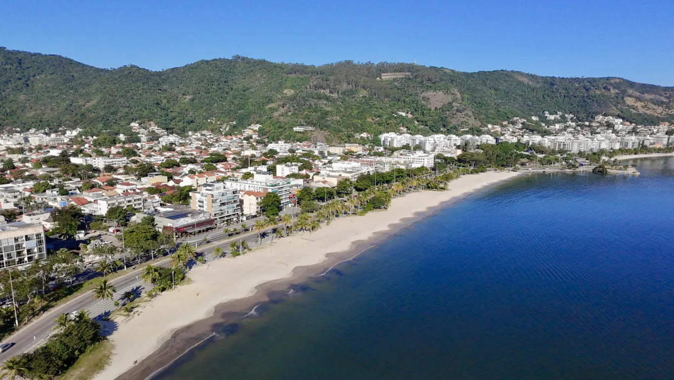 Praia de São Francisco, em Niterói | Foto: cidadedeniteroi.com Praia de São Francisco, em Niterói | Foto: cidadedeniteroi.com