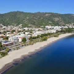 Praia de São Francisco, em Niterói | Foto: cidadedeniteroi.com