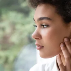 Você não vive sem fones de ouvido? A psicologia explica por quê