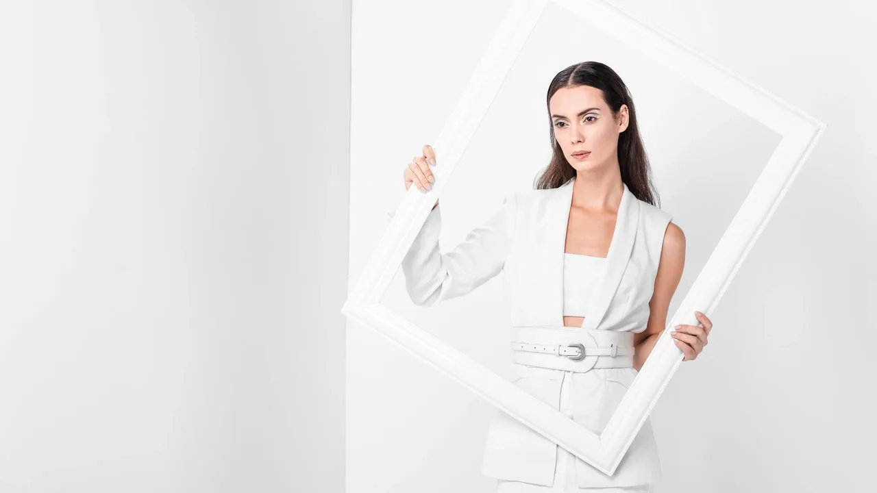 Por que o minimalismo virou tendência na moda atual