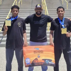 Mestre Cleber com os campeões