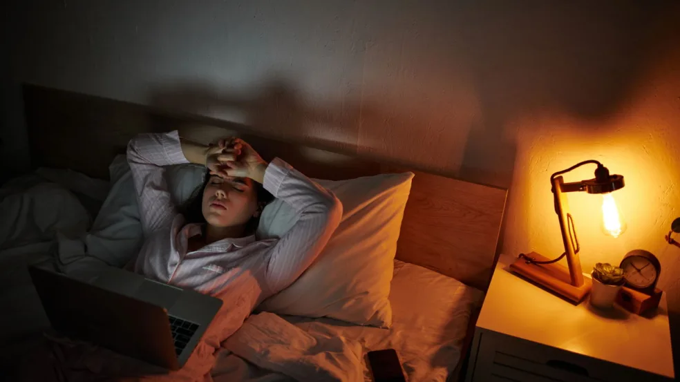 Hábitos noturnos moldam seus sonhos de forma sutil Hábitos noturnos moldam seus sonhos de forma sutil