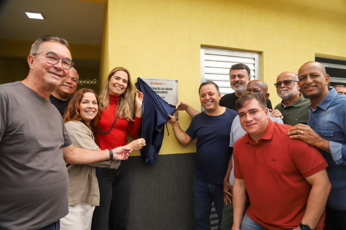 Espaço foi revitalizado e ganhou grama sintética, dois vestiários, além de novos refletores e alambrados