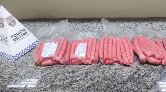 Niterói: homem é pego após tentar fugir com 50 kg de linguiça
