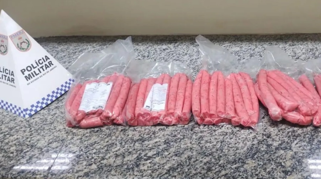 Niterói: homem é pego após tentar fugir com 50 kg de linguiça
