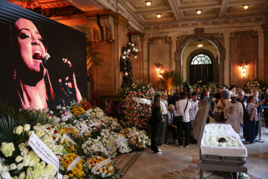 Rio de Janeiro (RJ), 25/07/2025 – Familiares, amigos e fãs dão último adeus à Preta Gil, durante velório no Theatro Municipal do Rio de Janeiro. Foto: Tomaz Silva/Agência Brasil
