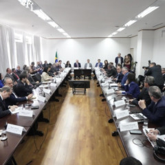 Além de Alckmin, Rui Costa e Fernando Haddad participaram do encontro representantes de empresas e entidades de setores estratégicos, como Embraer, Weg, Tupy, Instituto Aço Brasil, Fiesp, Abimaq, Abicalçados, ABAL, ABIT, IBÁ, ABIMCI, Sindipeças, Sindifer, Centrorochas, Abrafe e RIMA - Foto: Cadu Gomes/VPR