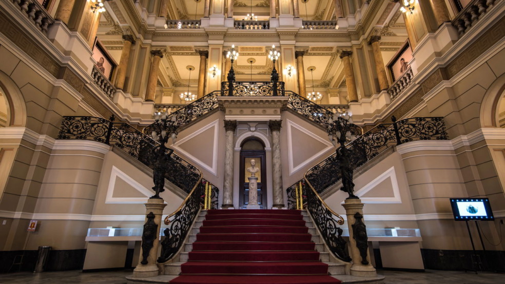 Biblioteca Nacional do Rio de Janeiro destaca-se como um dos maiores tesouros culturais do Brasil