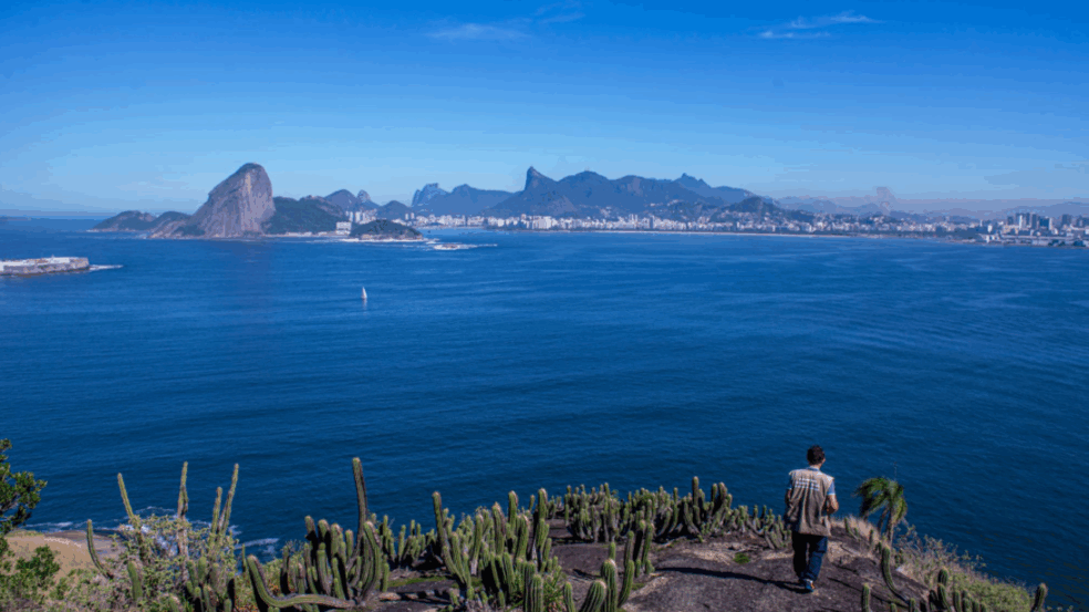 Área de Proteção Ambiental do Morro do Morcego representa um importante elo entre o patrimônio histórico, a conservação da natureza e a identidade de Niterói