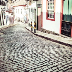 Explorar as ladeiras de Ouro Preto é um convite para vivenciar a riqueza do patrimônio brasileiro
