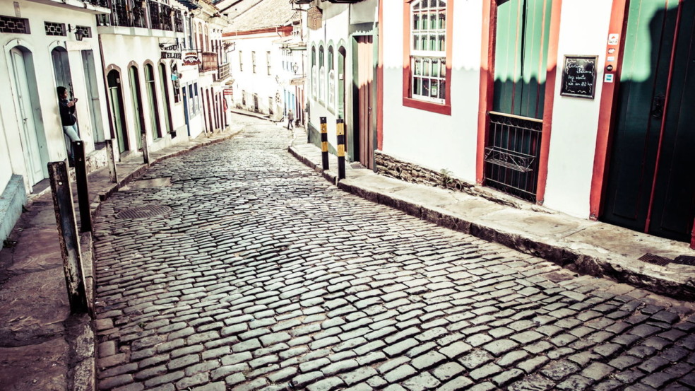 Explorar as ladeiras de Ouro Preto é um convite para vivenciar a riqueza do patrimônio brasileiro
