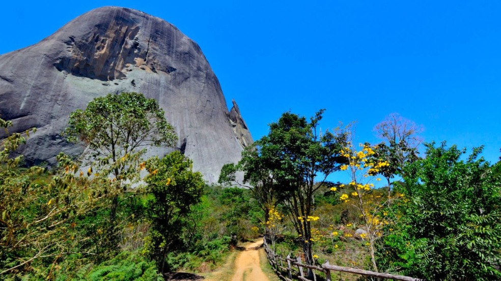 O Parque Estadual da Pedra Azul, em Domingos Martins, é referência nacional em ecoturismo e aventura