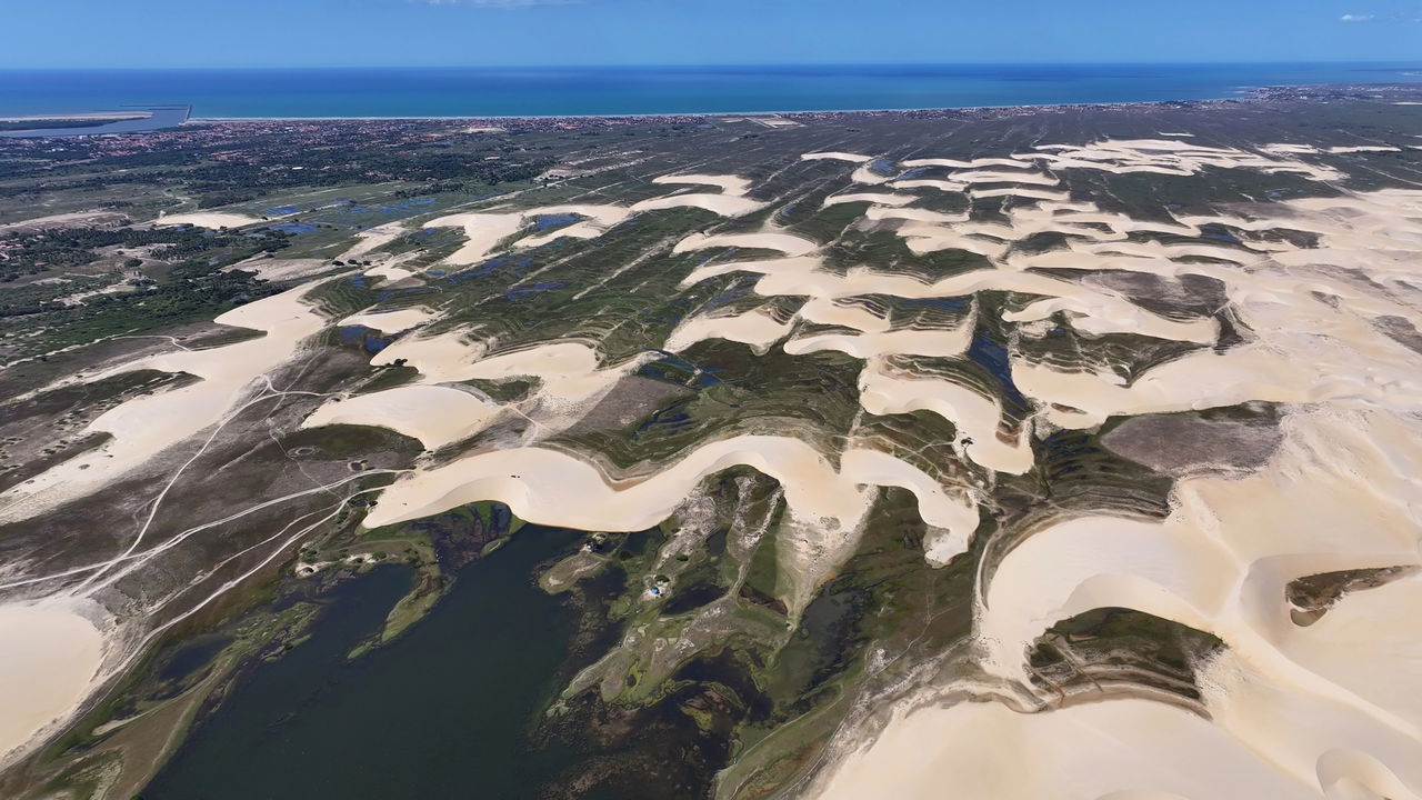 O Parque Nacional dos Lençóis Piauienses em Ilha Grande, no Piauí, revela cenários surpreendentes de dunas, lagoas e fauna típica do nordeste brasileiro