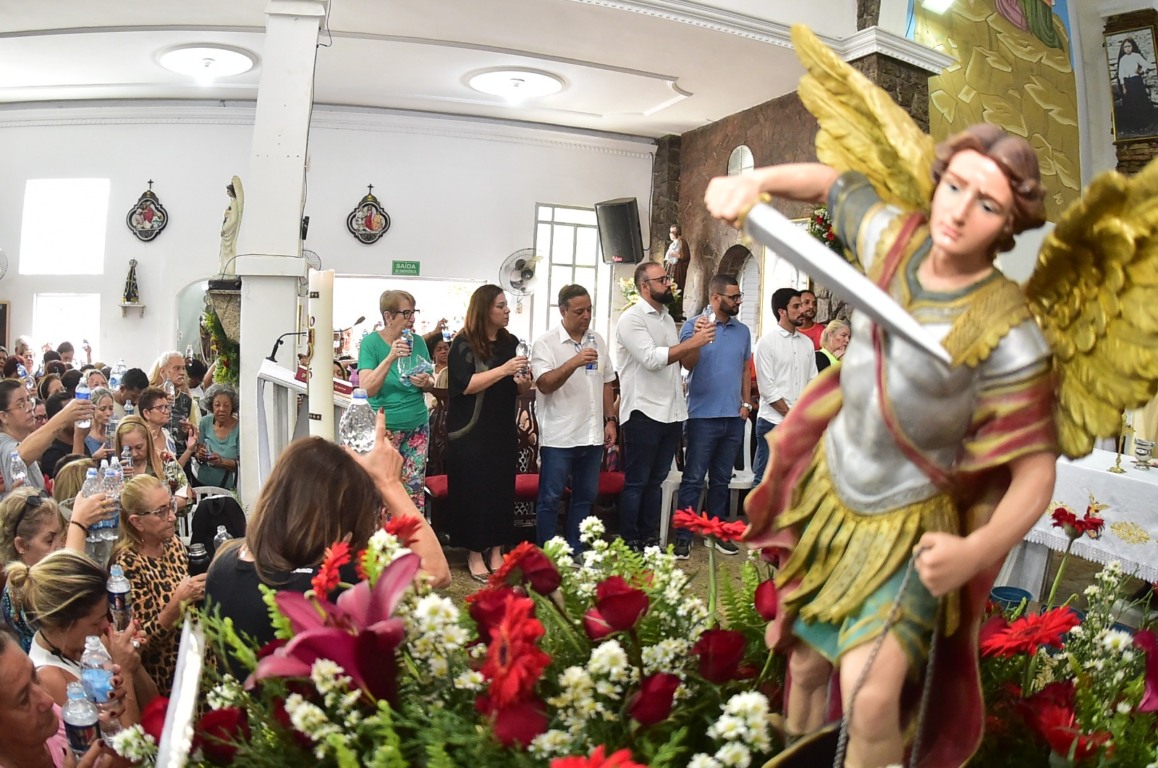 Missa em homenagem a São Miguel Arcanjo
