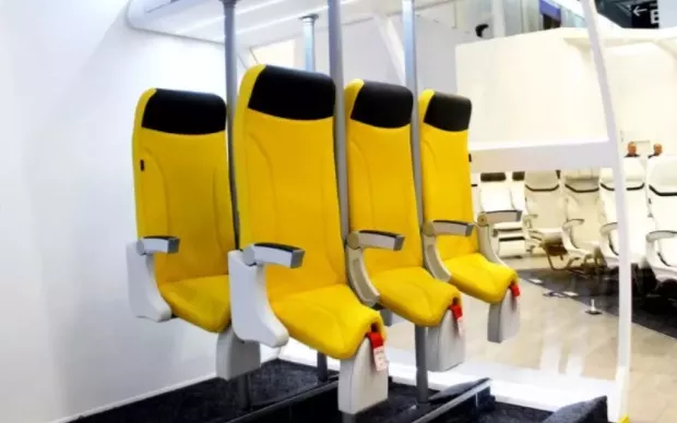 Assentos em pé nos aviões podem ser realidade já em 2026
