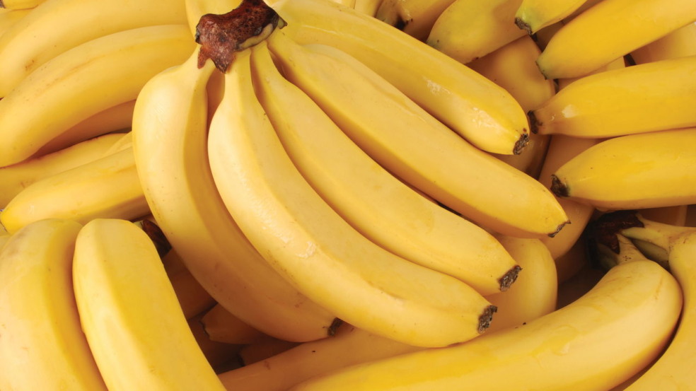 Bananas ficam frescas por semanas e não escurecem se forem guardadas com este objeto caseiro Bananas ficam frescas por semanas e não escurecem se forem guardadas com este objeto caseiro
