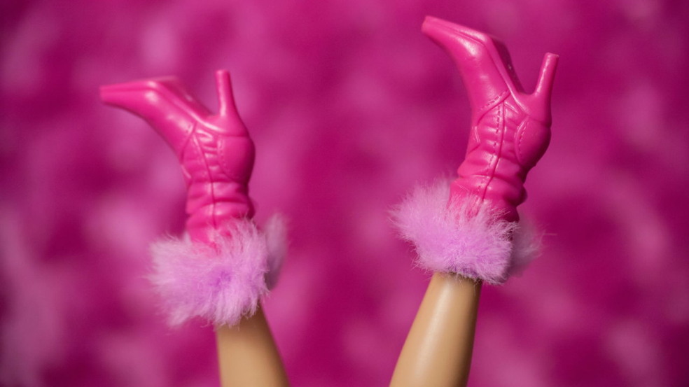 Quem foram as estilistas que deram vida as roupas da Barbie