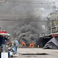 Barricada em chamas no Complexo da Maré | Foto: Reprodução