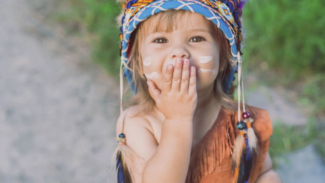 15 nomes curtos de bebês inspirados em raízes indígenas