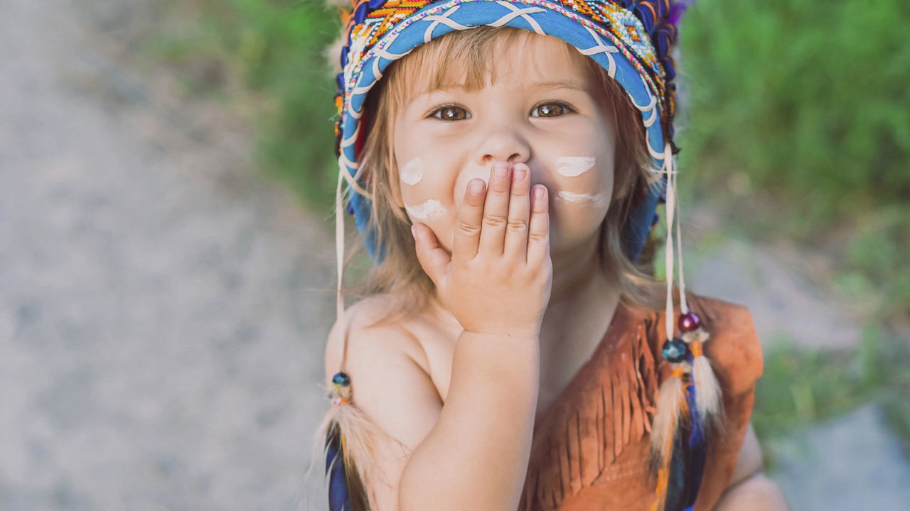 15 nomes curtos de bebês inspirados em raízes indígenas