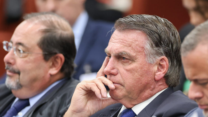 O advogado Celso Vilardi e seu cliente, Jair Bolsonaro (PL). Aqruivo O advogado Celso Vilardi e seu cliente, Jair Bolsonaro (PL). Aqruivo