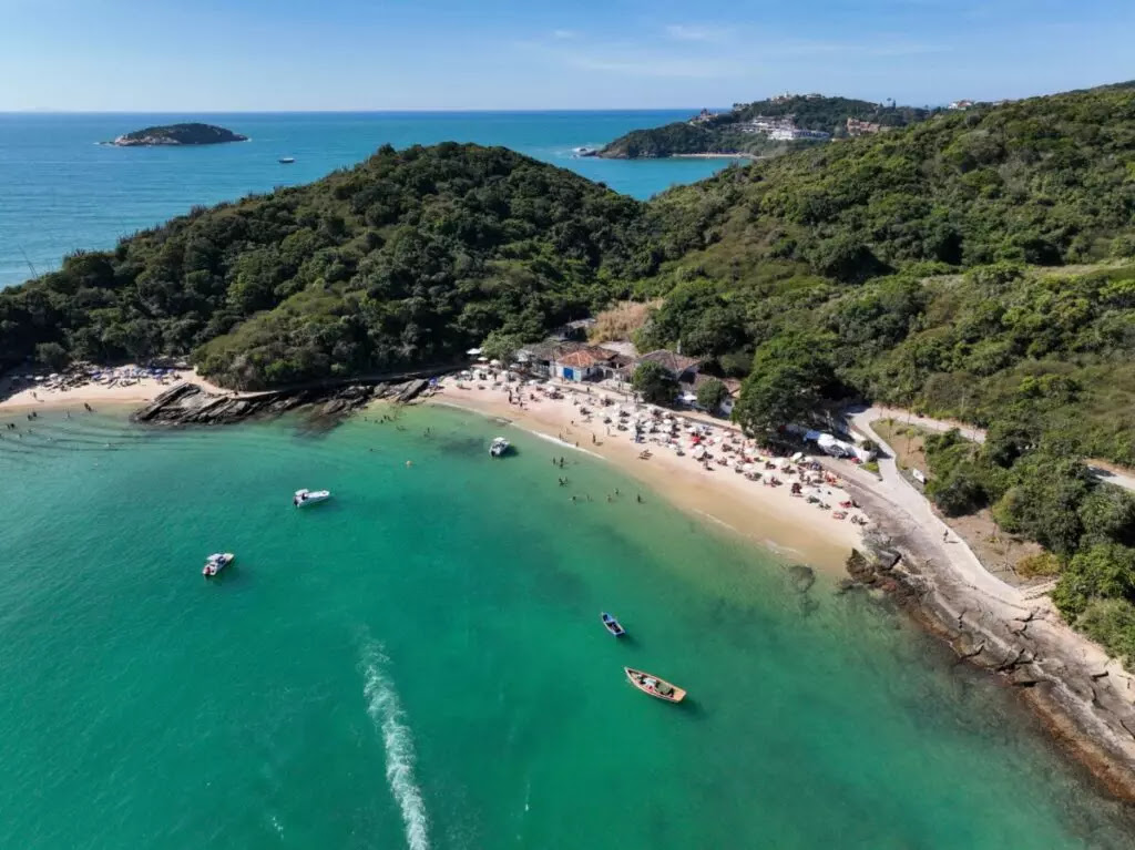 Búzios será a única cidade do Estado do Rio de Janeiro com quatro praias certificadas pelo selo Bandeira Azul em cerimônia nacional marcada para outubro Búzios será a única cidade do Estado do Rio de Janeiro com quatro praias certificadas pelo selo Bandeira Azul em cerimônia nacional marcada para outubro