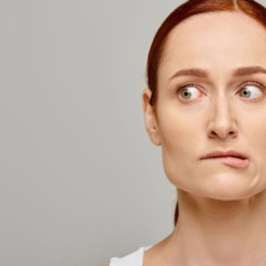 O que significa desviar o olhar enquanto alguém fala, de acordo com a psicologia