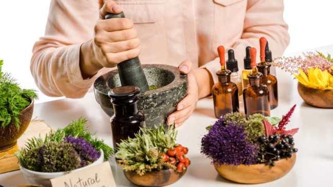 No universo da astrologia, esses 2 signos se conectam com ervas aromáticas de maneiras únicas, revelando afinidade natural com elementos botânicos e práticas de bem-estar