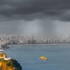 Alerta de ventos fortes no litoral Sudeste pode afetar pontos turísticos das praias