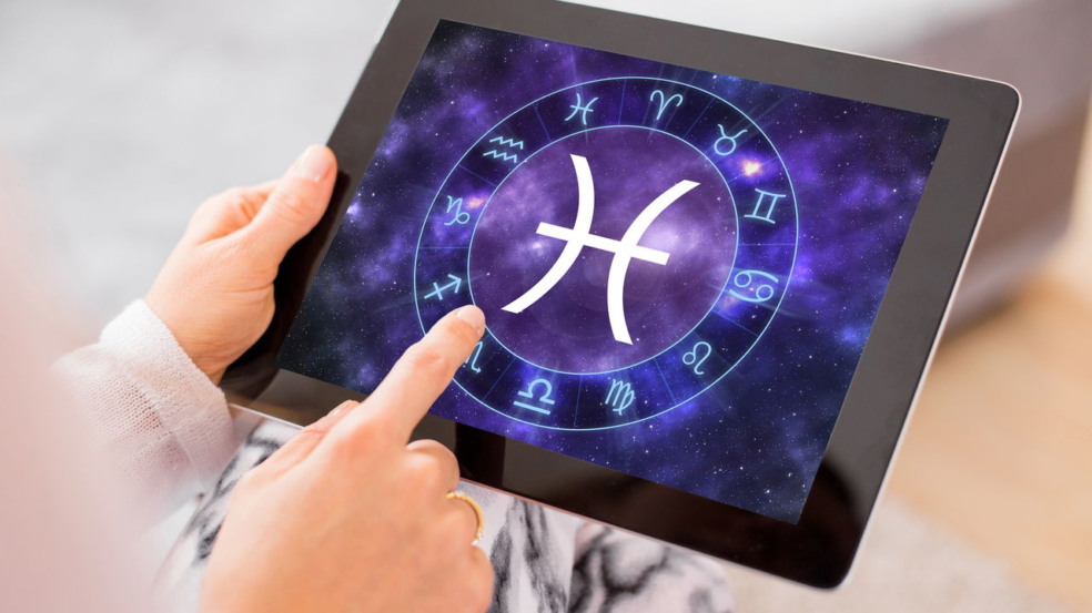 No universo da astrologia, alguns signos do zodíaco ganham destaque em determinados períodos, atraindo situações inusitadas, especialmente quando o assunto envolve paixão