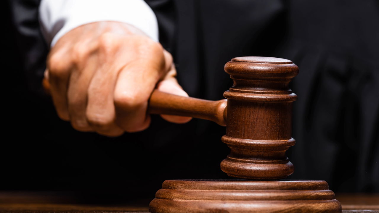 Justiça reconhece assédio moral contra trabalhador chamado de “viciado em atestados”