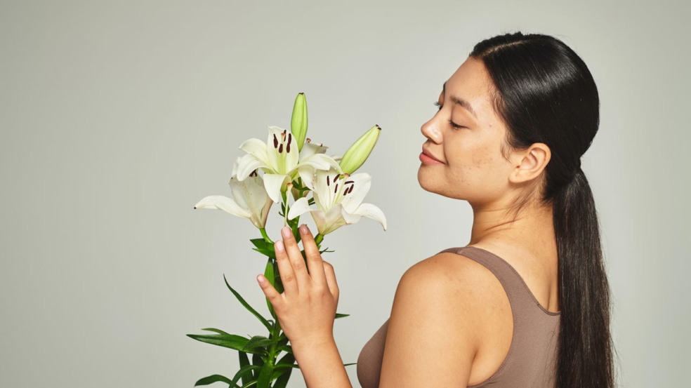 Escorpião e Câncer se destacam quando o assunto é cultivar lírios, revelando uma afinidade única entre astrologia e jardinagem
