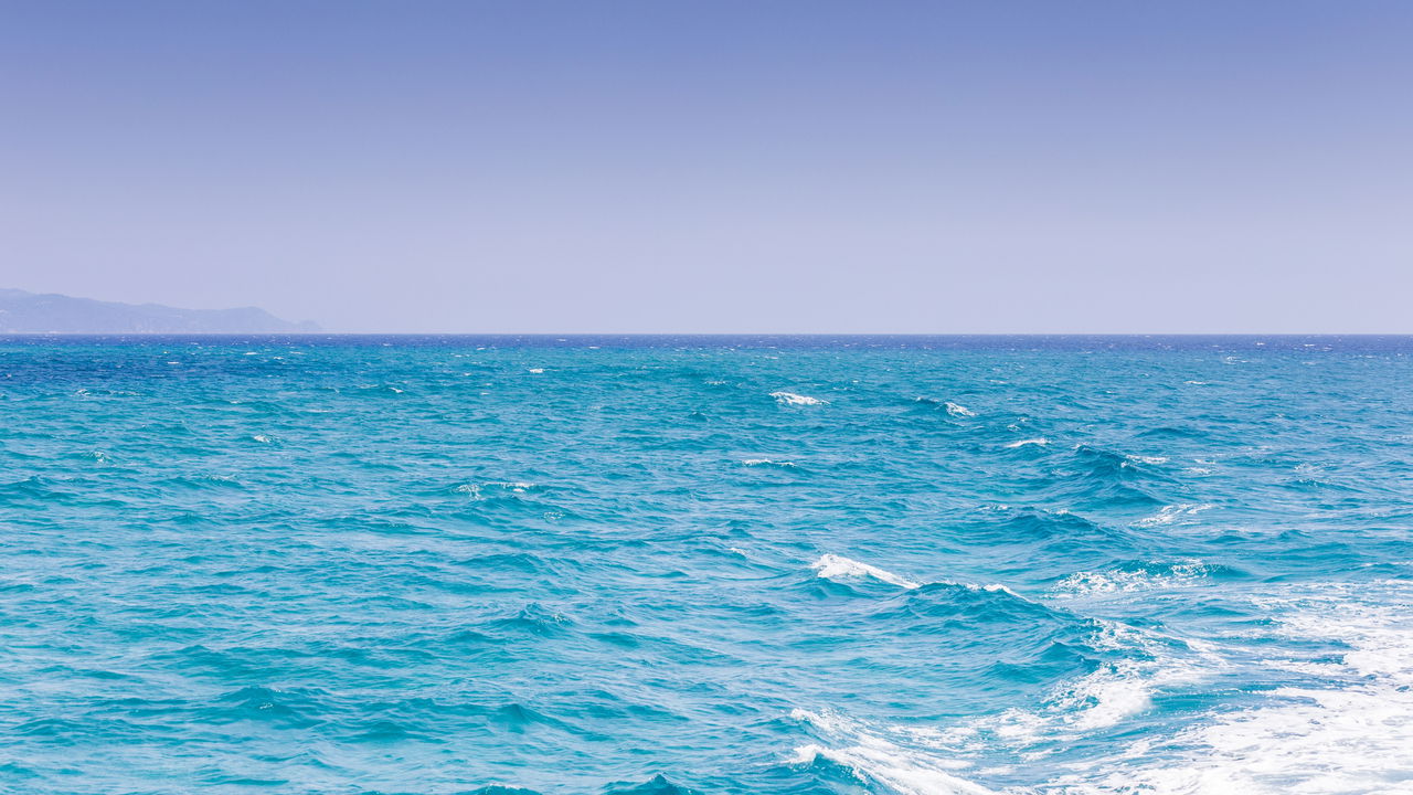 Porque o céu e o mar são azuis