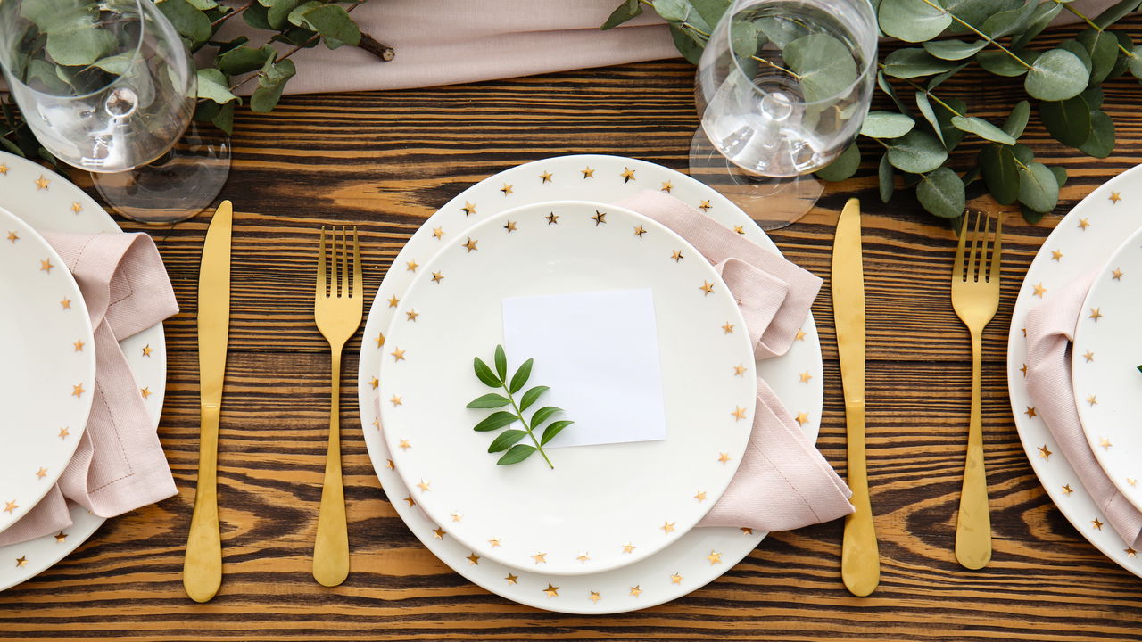 Aprenda a fazer uma mesa posta e surpreenda seus convidados