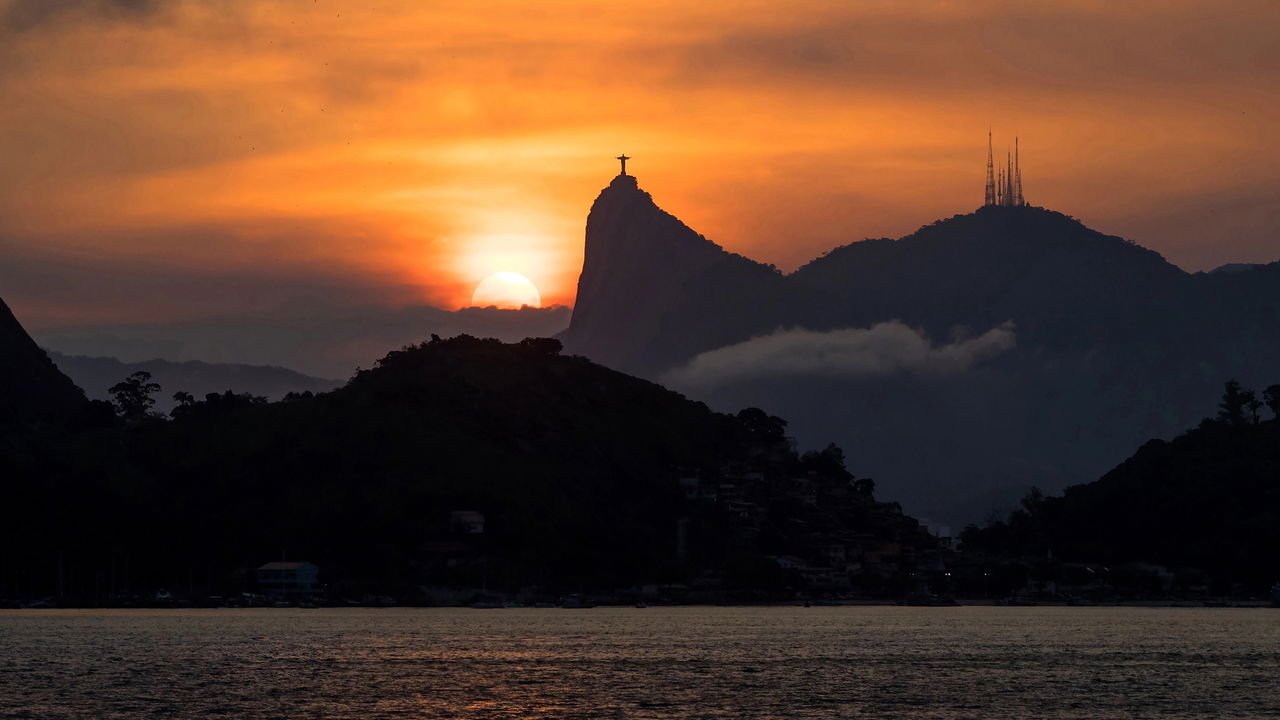 Os miradouros de Niterói atraem visitantes interessados nas paisagens únicas que só a cidade do outro lado da Baía de Guanabara pode oferecer