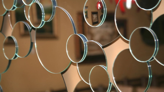 Truques simples para manter espelhos limpos por mais tempo