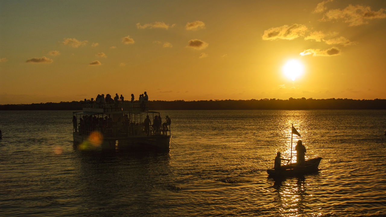 Fotografar o nascer do sol na Praia do Seixas, localizada em João Pessoa, Paraíba, representa uma das experiências mais marcantes para quem busca paisagens surpreendentes e contato direto com a natureza