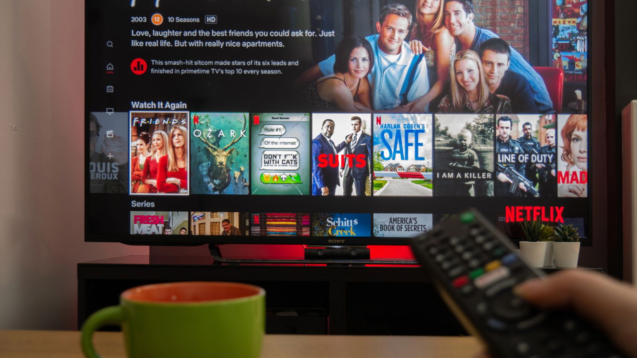 Como aprender outro idioma com séries e filmes de um jeito fácil